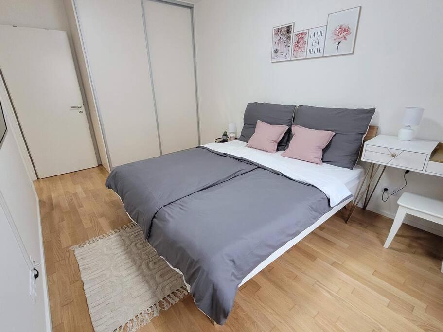 Newly Built Apartment With Balcony, Ac And Free Indoor Garage Prag Exteriör bild