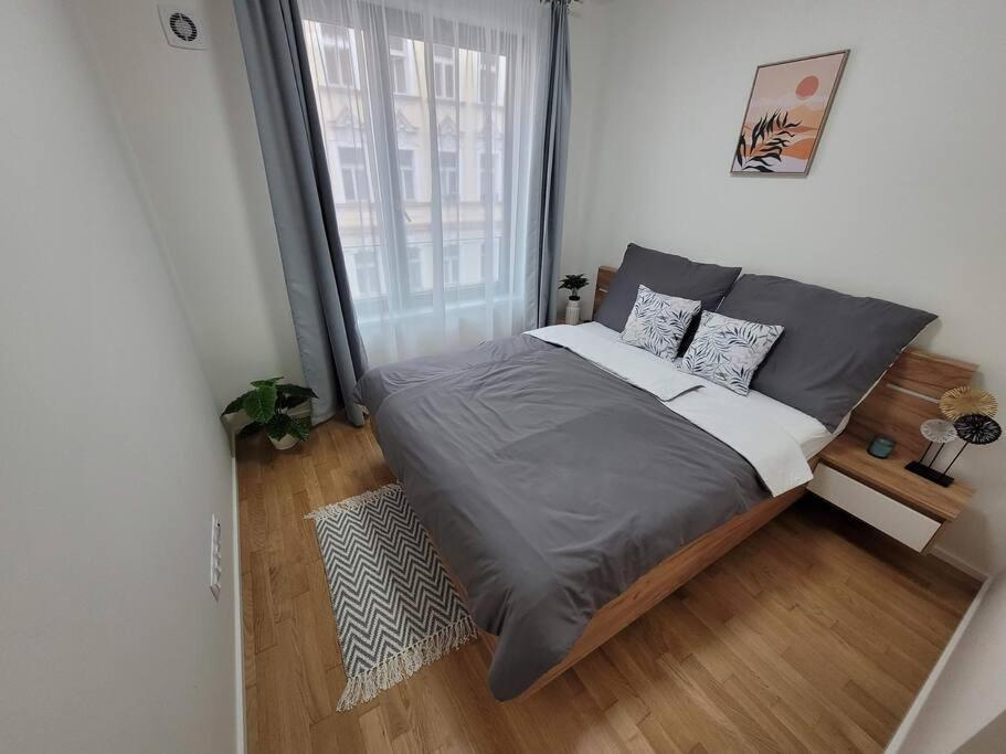 Newly Built Apartment With Balcony, Ac And Free Indoor Garage Prag Exteriör bild