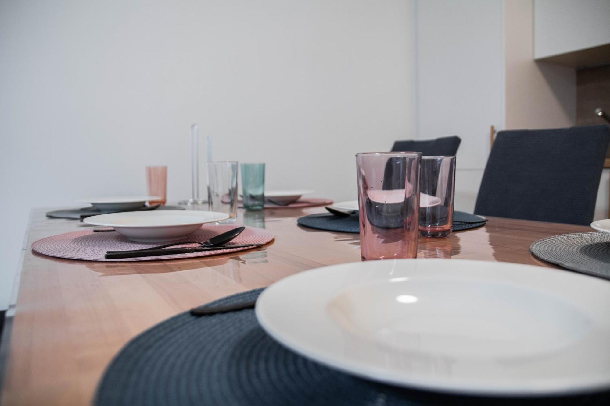 Newly Built Apartment With Balcony, Ac And Free Indoor Garage Prag Exteriör bild