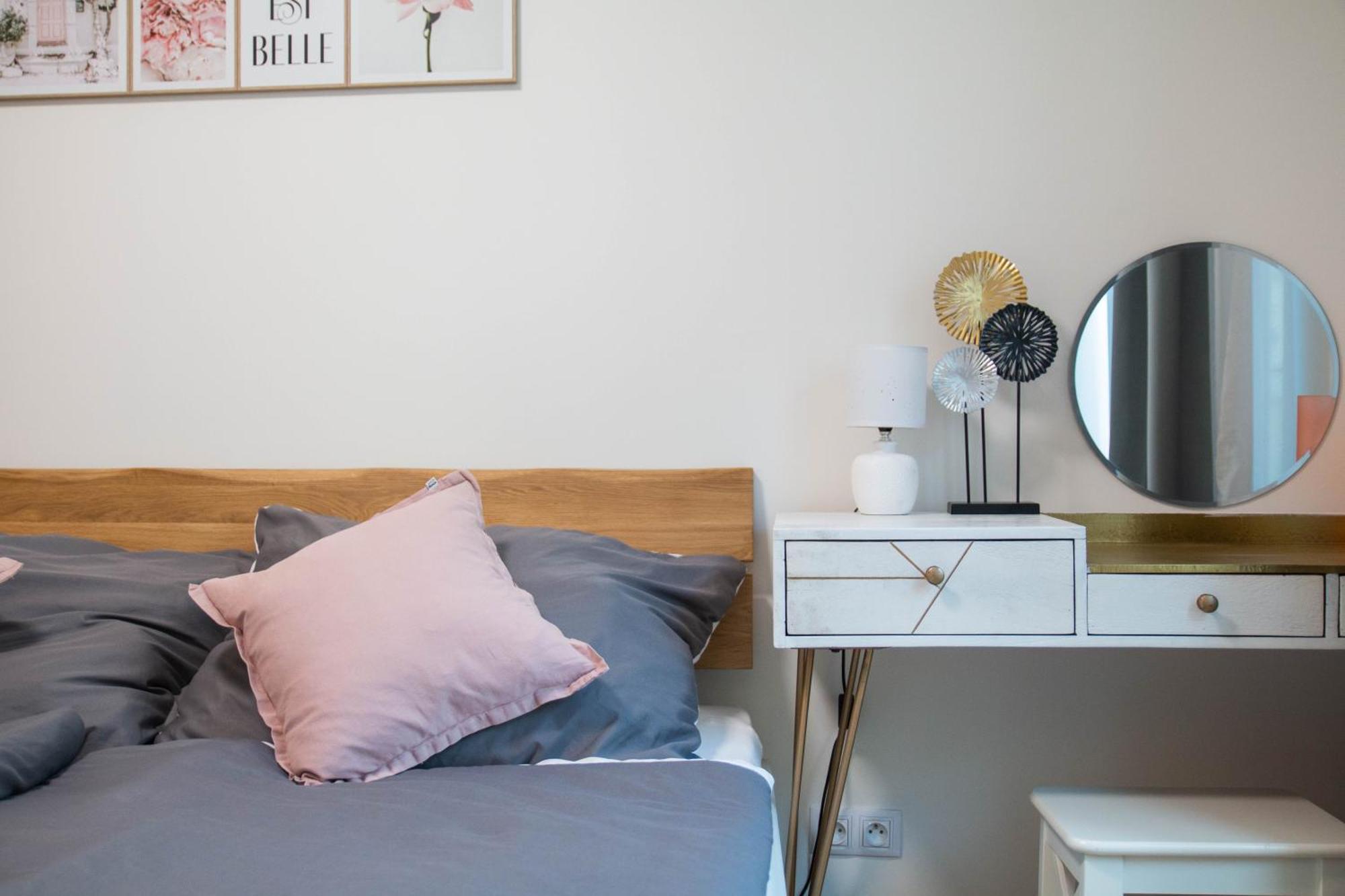 Newly Built Apartment With Balcony, Ac And Free Indoor Garage Prag Exteriör bild